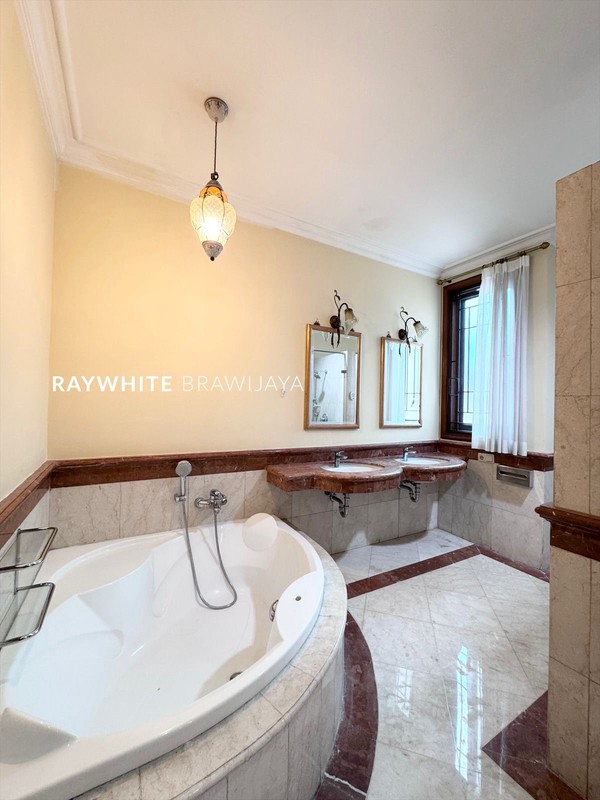 Rumah Siap Huni Area Brawijaya Kebayoran Baru