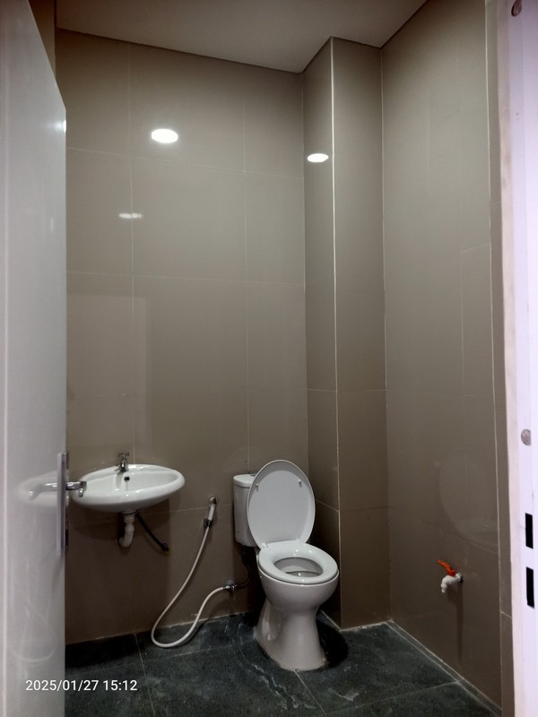 RUKO 4 LANTAI LOKASI STRATEGIS DI TEBET