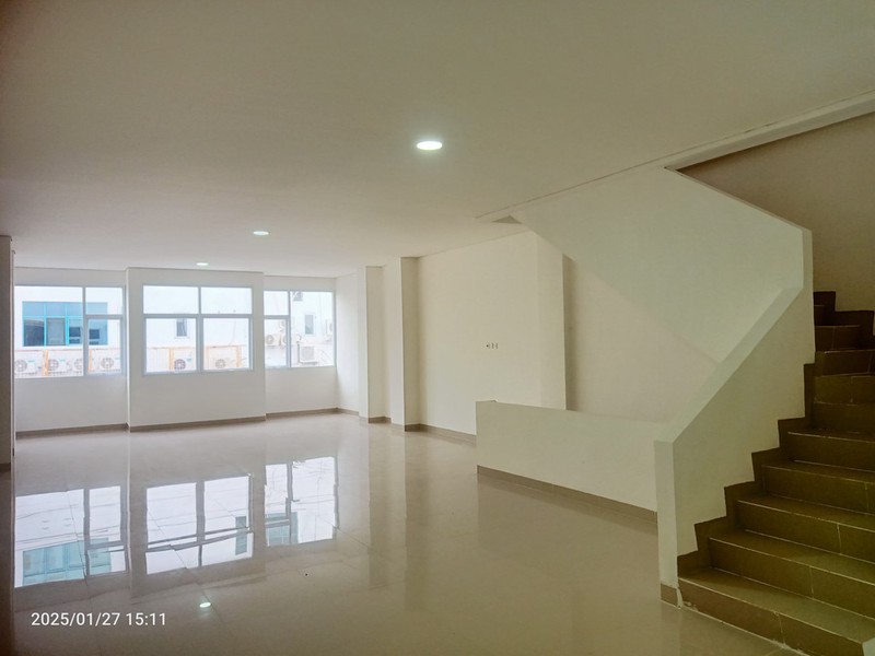 RUKO 4 LANTAI LOKASI STRATEGIS DI TEBET