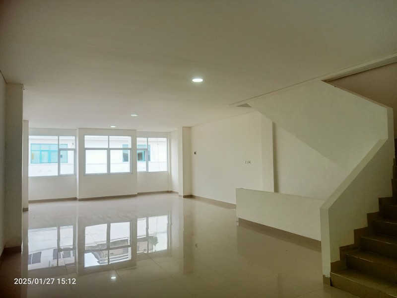 RUKO 4 LANTAI LOKASI STRATEGIS DI TEBET