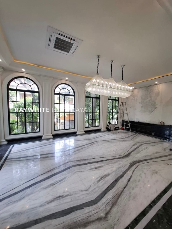 Brand New House American Classic Pondok Indah