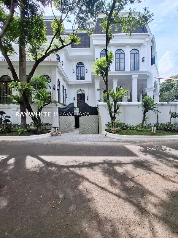 Brand New House American Classic Pondok Indah