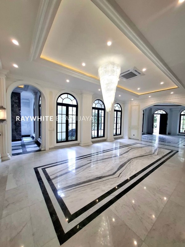 Brand New House American Classic Pondok Indah