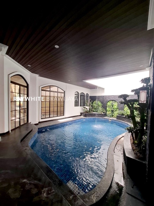 Brand New House American Classic Pondok Indah