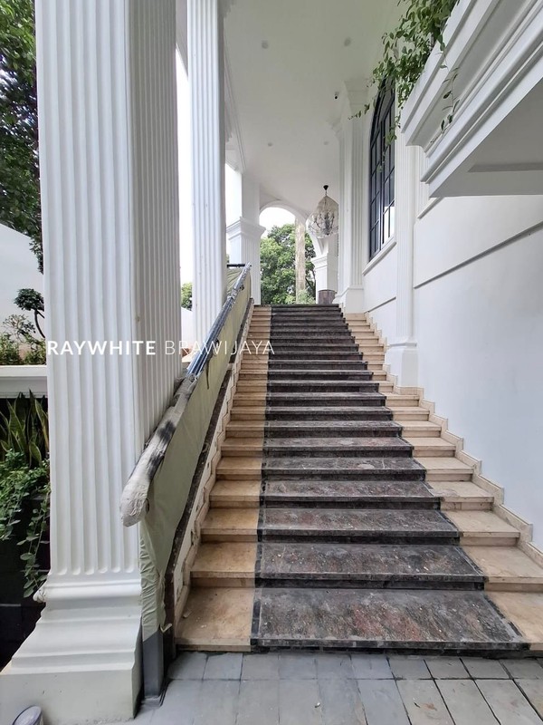 Brand New House American Classic Pondok Indah