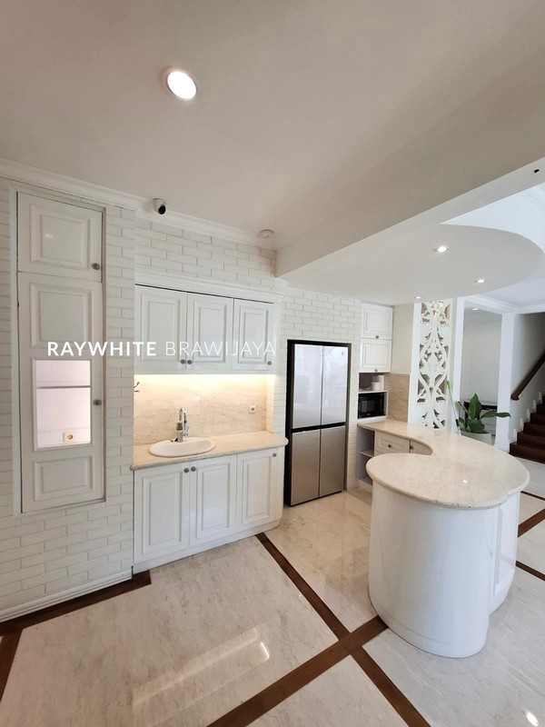 Rumah Mewah Siap Huni Area Niaga Duta Pondok Indah