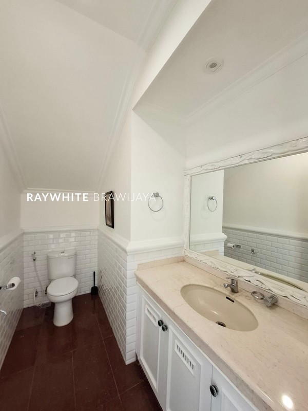 Rumah Mewah Siap Huni Area Niaga Duta Pondok Indah