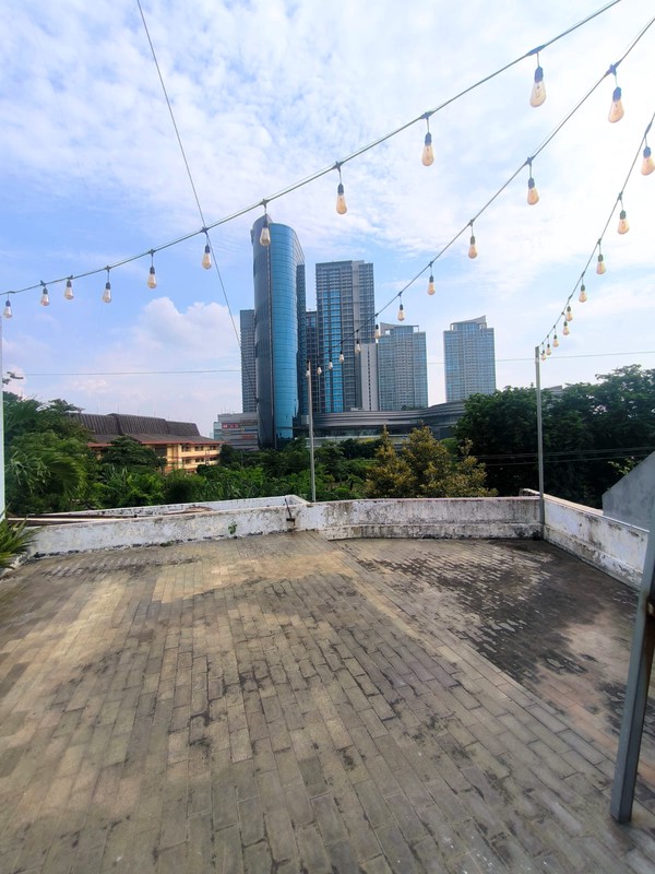 Dijual murah rumah Hook Jalan Bintang Diponggo di Surabaya 