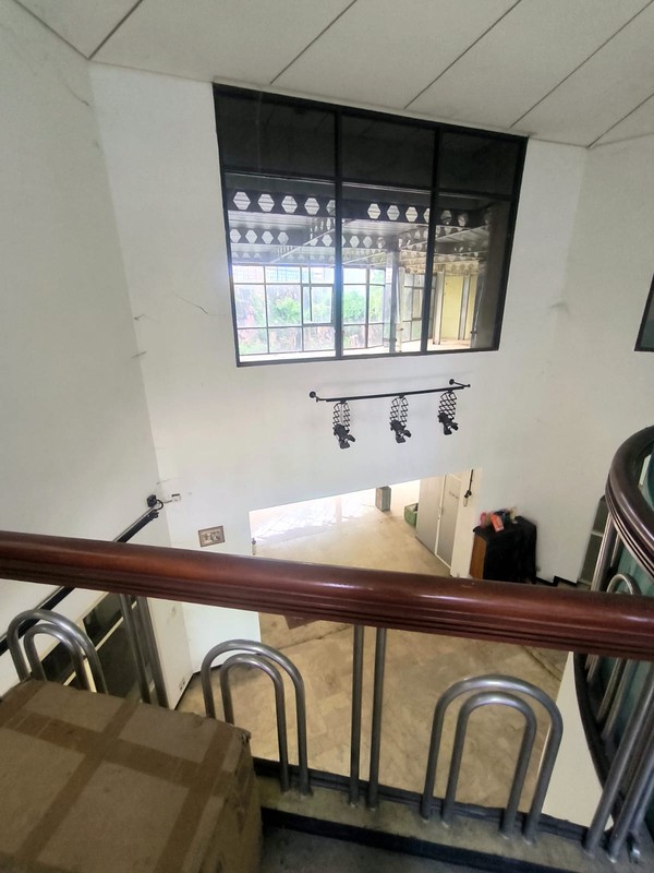 Dijual murah rumah Hook Jalan Bintang Diponggo Depan Ciputra world adalah salah satu jalan utama di Surabaya Barat