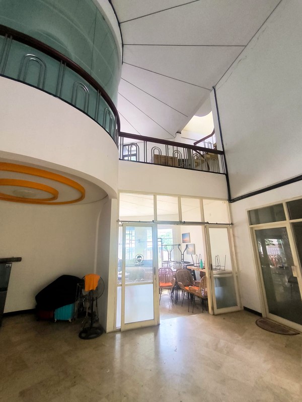 Dijual murah rumah Hook Jalan Bintang Diponggo Depan Ciputra world adalah salah satu jalan utama di Surabaya Barat