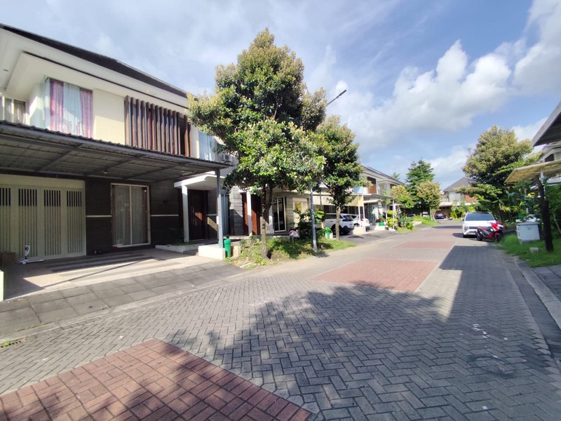 Dijual Rumah Mewah 2 Lantai (Semi Furnish) Perum Citra Sun Garden Purwomartani, Kalasan, Sleman