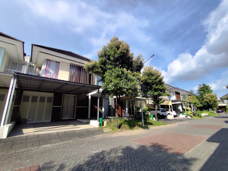 Dijual Rumah Mewah 2 Lantai (Semi Furnish) Perum Citra Sun Garden Purwomartani, Kalasan, Sleman