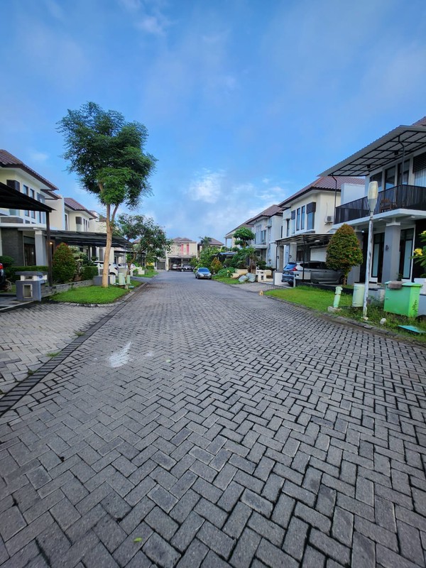 Dijual Rumah Siap Huni Royal Residence Wiyung - Cluster Depan