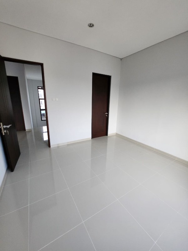 Dijual Rumah Siap Huni Royal Residence Wiyung - Cluster Depan