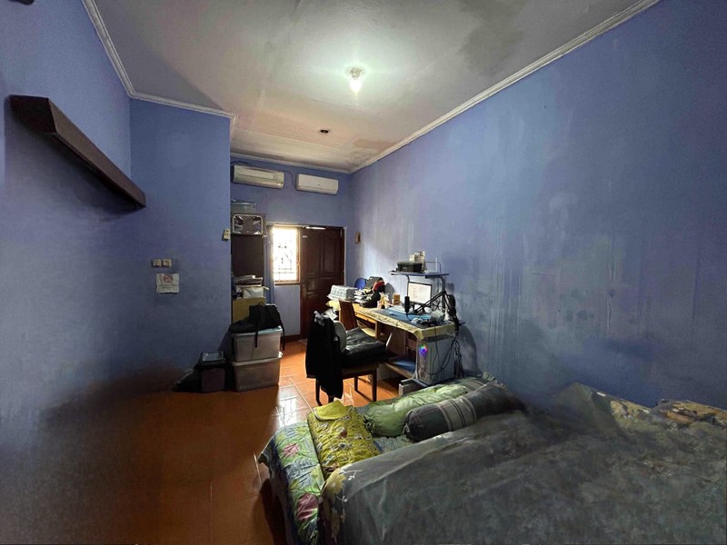 Rumah 2 Lantai 4 Kamar Tidur Dijual di Kebon Baru Tebet Jaksel