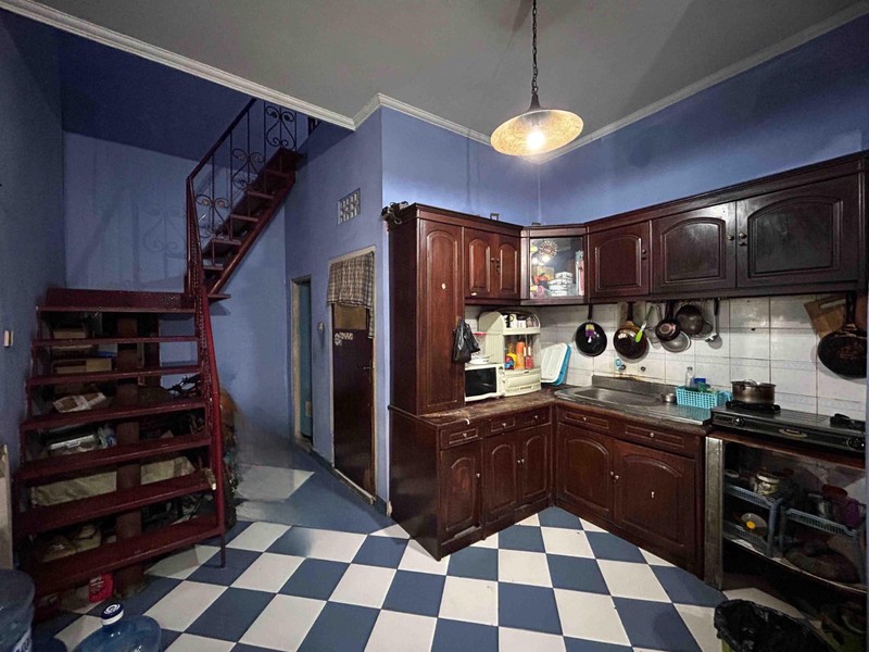 Rumah 2 Lantai 4 Kamar Tidur Dijual di Kebon Baru Tebet Jaksel