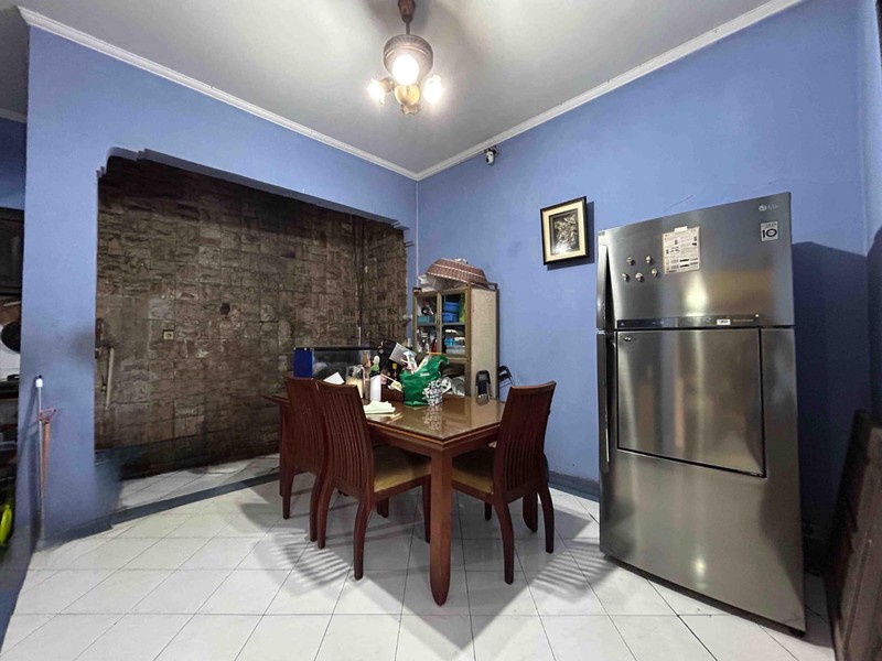 Rumah 2 Lantai 4 Kamar Tidur Dijual di Kebon Baru Tebet Jaksel
