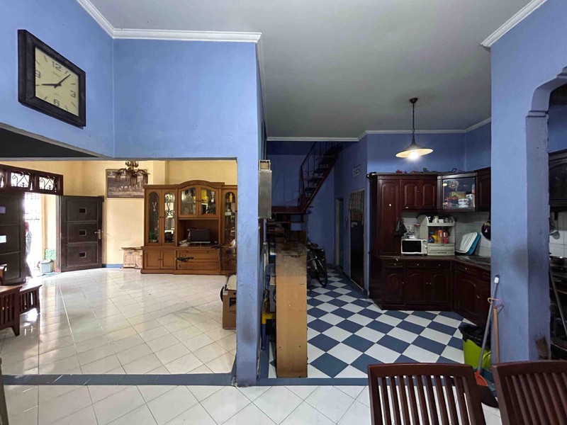 Rumah 2 Lantai 4 Kamar Tidur Dijual di Kebon Baru Tebet Jaksel