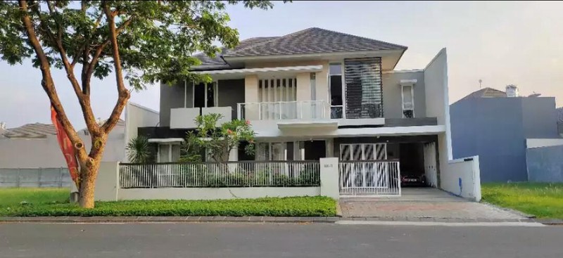 Murah Dijual Rumah Mewah Royal Residence  Wiyung - Hadap jalan Raya Utama