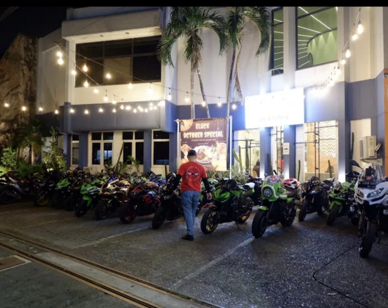 800 m2 Rumah Hook Raya Nol Jalan Bintang Diponggo Dekat Dekat Mayjend Sungkono, Hr Muhammad, Ciputra World Mall Cocok Untuk Kantor, Bank, Ruko, Rumah Makan, Cafe, Klinik Kecantikan