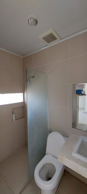 MURAH LUAS Dijual Rumah Raya Eastwood Citraland - Semi Furnished - Special Row Jalan Lebar 4 Mobil - Surat Shm