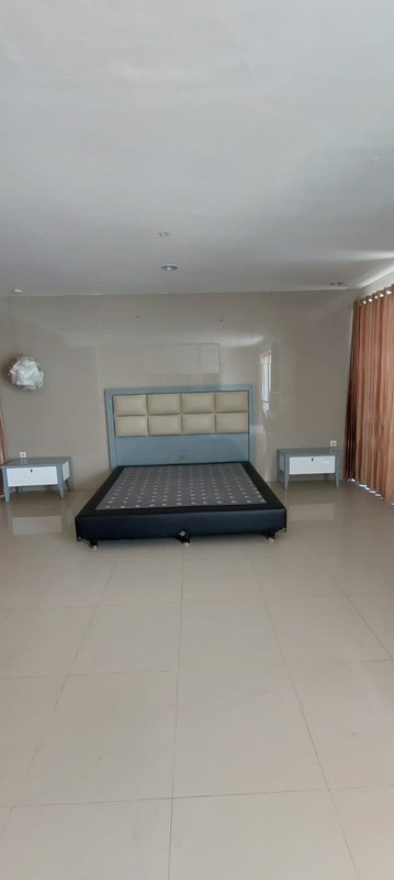 MURAH LUAS Dijual Rumah Raya Eastwood Citraland - Semi Furnished - Special Row Jalan Lebar 4 Mobil - Surat Shm