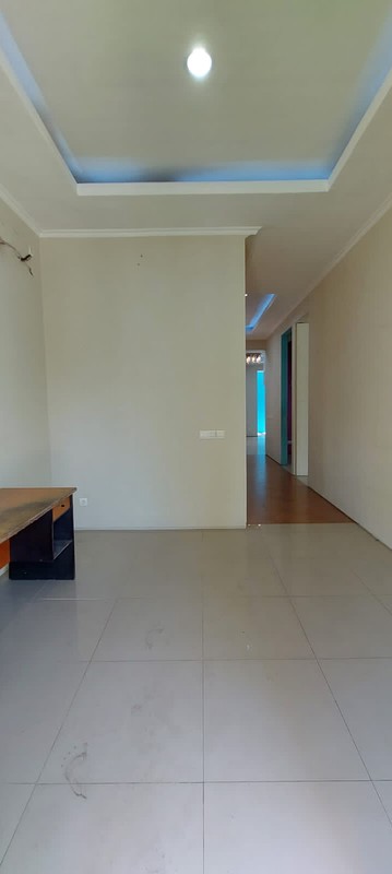 MURAH LUAS Dijual Rumah Raya Eastwood Citraland - Semi Furnished - Special Row Jalan Lebar 4 Mobil - Surat Shm