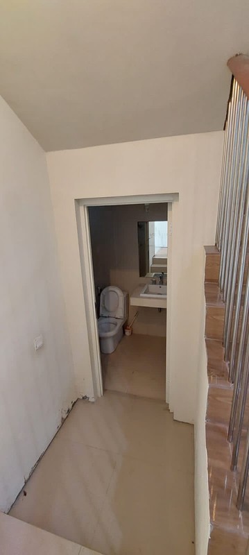 MURAH LUAS Dijual Rumah Raya Eastwood Citraland - Semi Furnished - Special Row Jalan Lebar 4 Mobil - Surat Shm