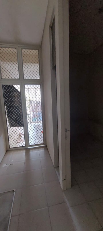 MURAH LUAS Dijual Rumah Raya Eastwood Citraland - Semi Furnished - Special Row Jalan Lebar 4 Mobil - Surat Shm