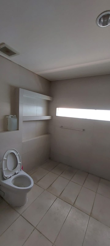 MURAH LUAS Dijual Rumah Raya Eastwood Citraland - Semi Furnished - Special Row Jalan Lebar 4 Mobil - Surat Shm