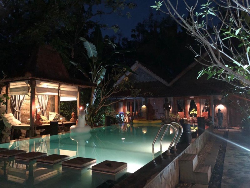 HOME STAY CANTIK DENGAN KONSEP TROPIS DI DAERAH KASIHAN, BANTUL