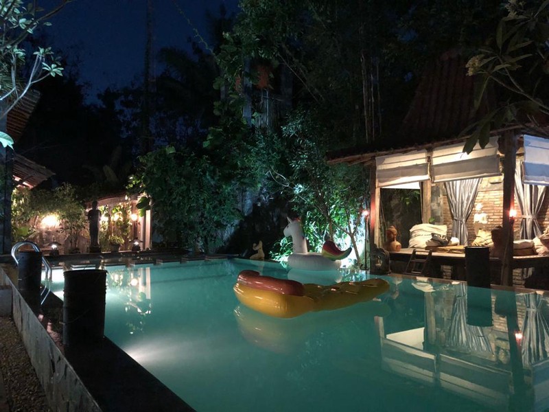 HOME STAY CANTIK DENGAN KONSEP TROPIS DI DAERAH KASIHAN, BANTUL