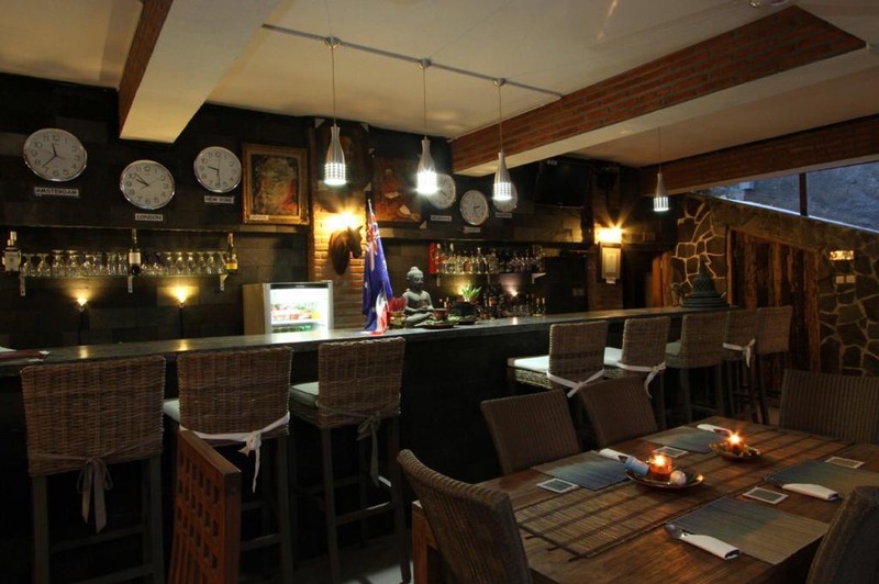 HOME STAY CANTIK DENGAN KONSEP TROPIS DI DAERAH KASIHAN, BANTUL