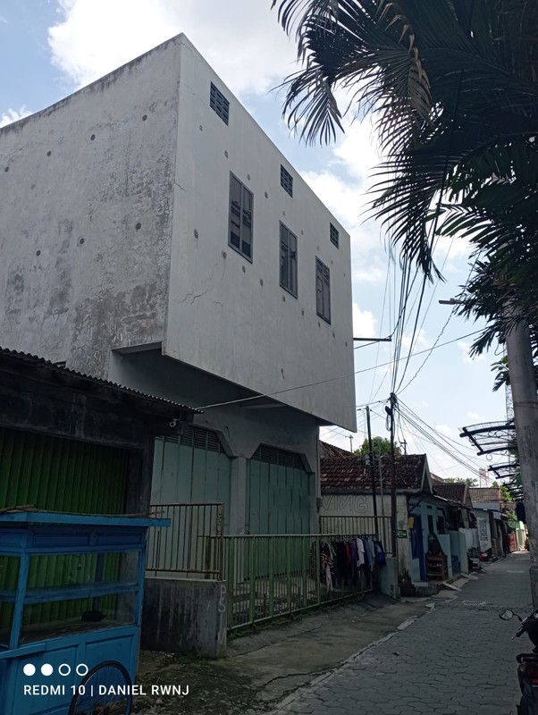 Dijual Ruang Usaha Daerah Pakuolaman Sertifikat SHM