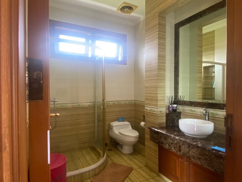 Dijual Harga Masuk Akal, Rumah di Taman Diponegoro Lippo Karawaci Tangerang