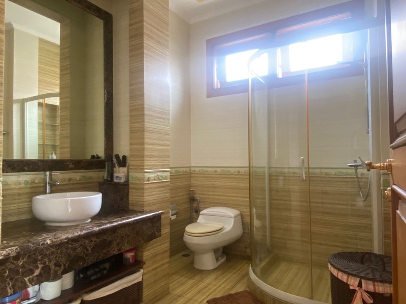 Dijual Harga Masuk Akal, Rumah di Taman Diponegoro Lippo Karawaci Tangerang