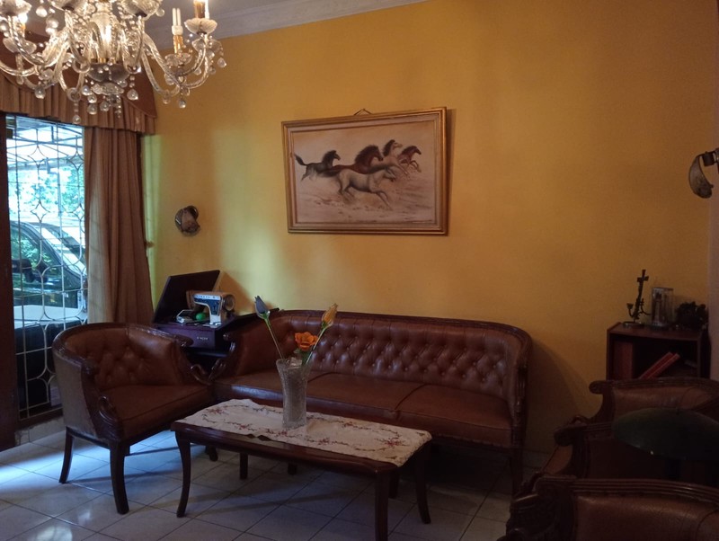 Rumah Pinggir Jalan, Strategis, Cocok Untuk Hunian dan Usaha, Bisa KPR, Harga Nego