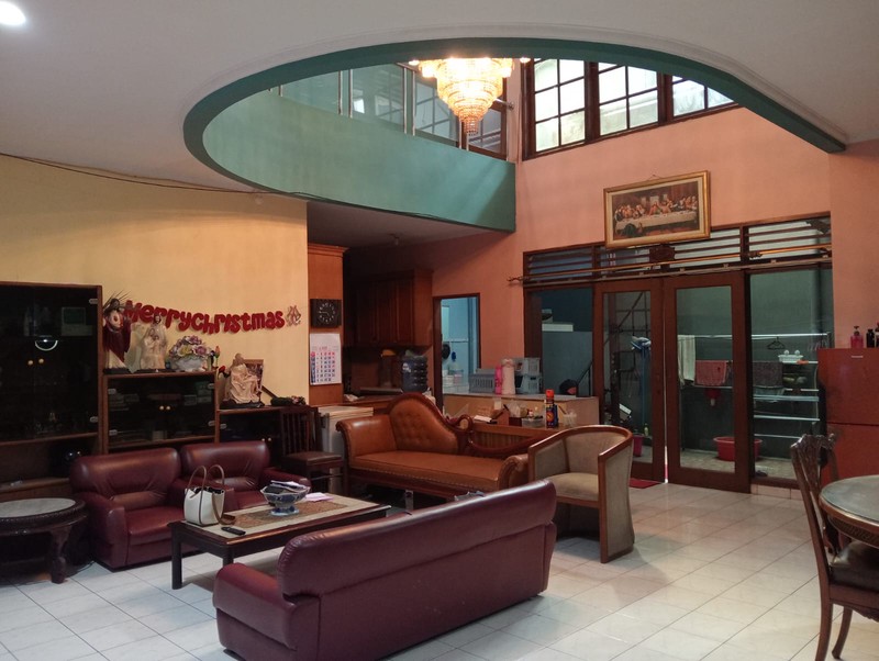 Rumah Pinggir Jalan, Strategis, Cocok Untuk Hunian dan Usaha, Bisa KPR, Harga Nego