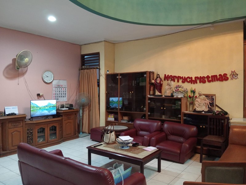 Rumah Pinggir Jalan, Strategis, Cocok Untuk Hunian dan Usaha, Bisa KPR, Harga Nego