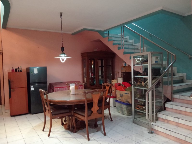 Rumah Pinggir Jalan, Strategis, Cocok Untuk Hunian dan Usaha, Bisa KPR, Harga Nego