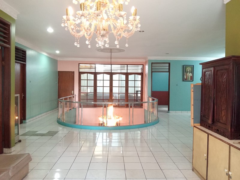 Rumah Pinggir Jalan, Strategis, Cocok Untuk Hunian dan Usaha, Bisa KPR, Harga Nego