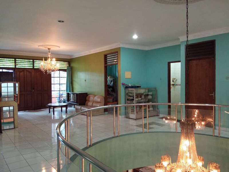 Rumah Pinggir Jalan, Strategis, Cocok Untuk Hunian dan Usaha, Bisa KPR, Harga Nego