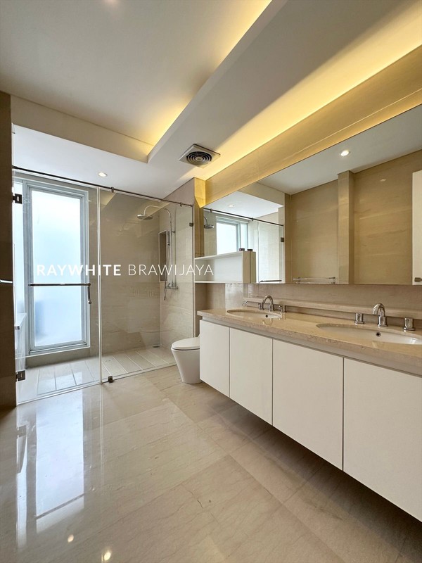 Townhouse Mewah Siap Huni Lokasi Strategis Area Pejaten Barat