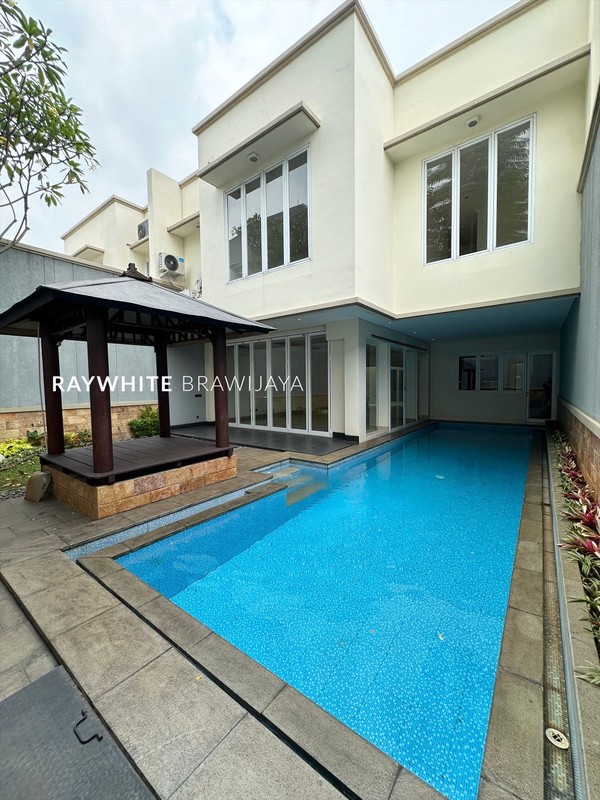 Townhouse Mewah Siap Huni Lokasi Strategis Area Pejaten Barat