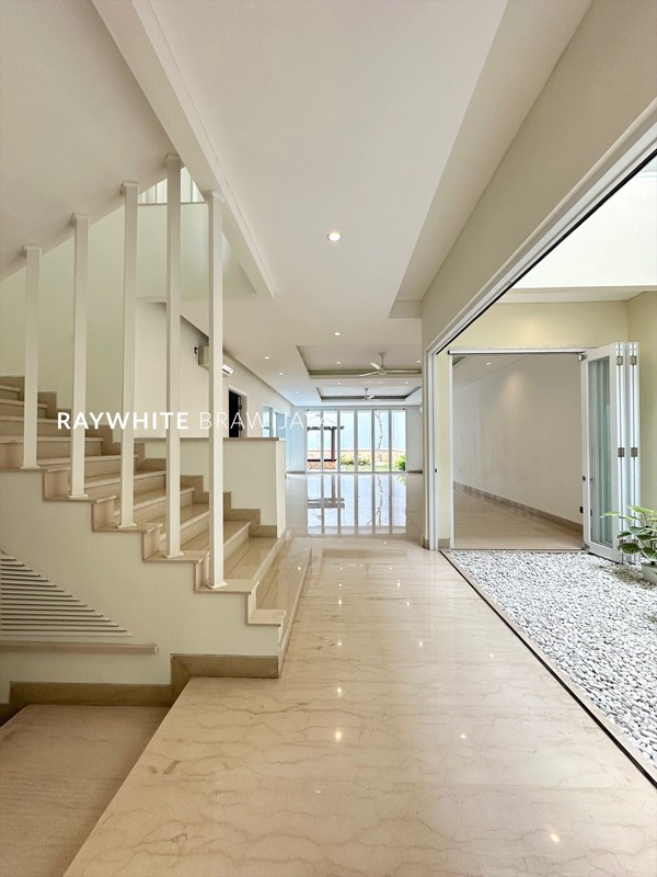 Townhouse Mewah Siap Huni Lokasi Strategis Area Pejaten Barat