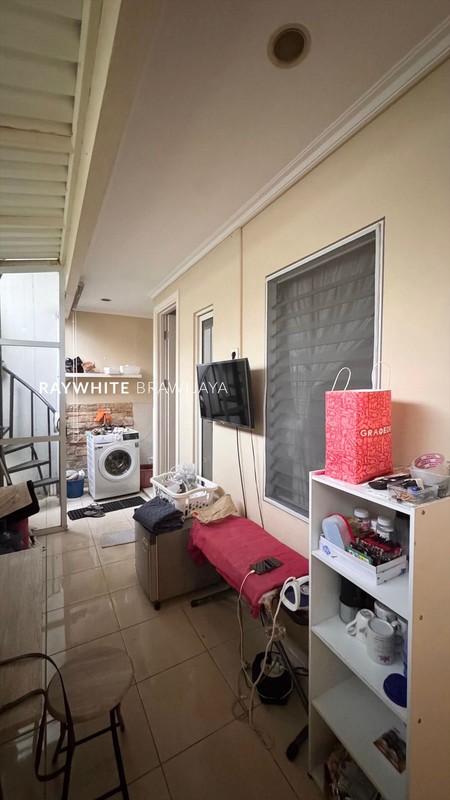 Rumah Dalam Kompleks Tenang Area Serenia Hills Lebak Bulus