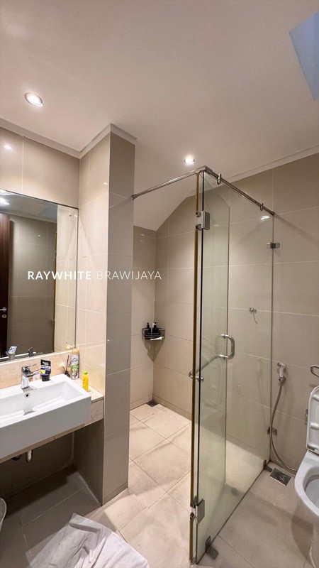 Rumah Dalam Kompleks Tenang Area Serenia Hills Lebak Bulus