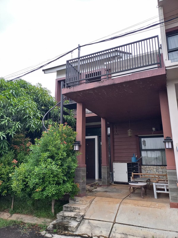 Rumah 2 Lantai, Bagus Lokasi Strategis di Pondok Ranji