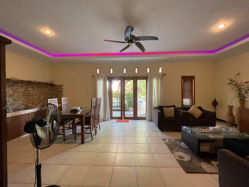 Kesempatan Investasi, Dijual Kompleks Villa Siap Huni di Sewon Bantul, Lengkap Dapur, Kolam Renang Pribadi dan Restoran.