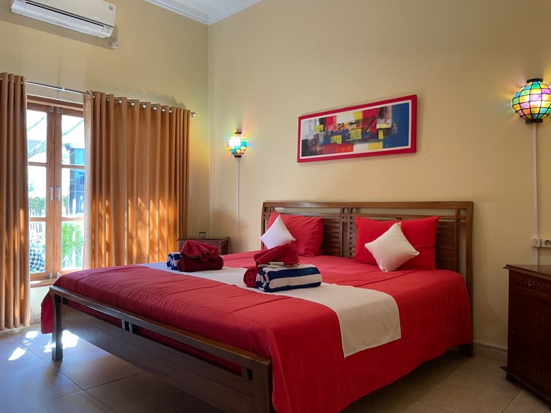 Kesempatan Investasi, Dijual Kompleks Villa Siap Huni di Sewon Bantul, Lengkap Dapur, Kolam Renang Pribadi dan Restoran.